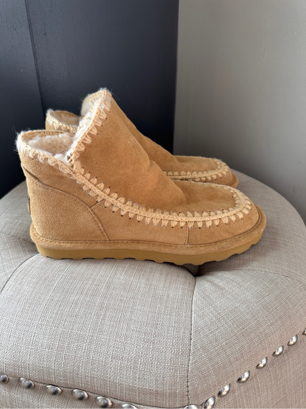 Bearpaw Winter Iced Coffee Boots NWOT
Size 9 - Picture 2 of 7